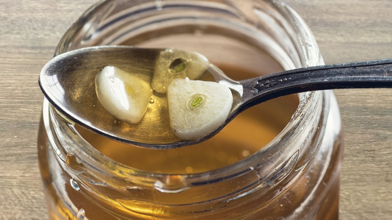 Unlocking Wellness: The Wonders of Garlic and Honey for Your Morning Routine