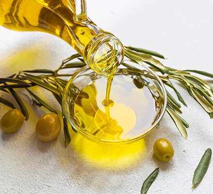 The Nightly Olive Oil Ritual: A Sip Before Sleep for Surprising Health Benefits