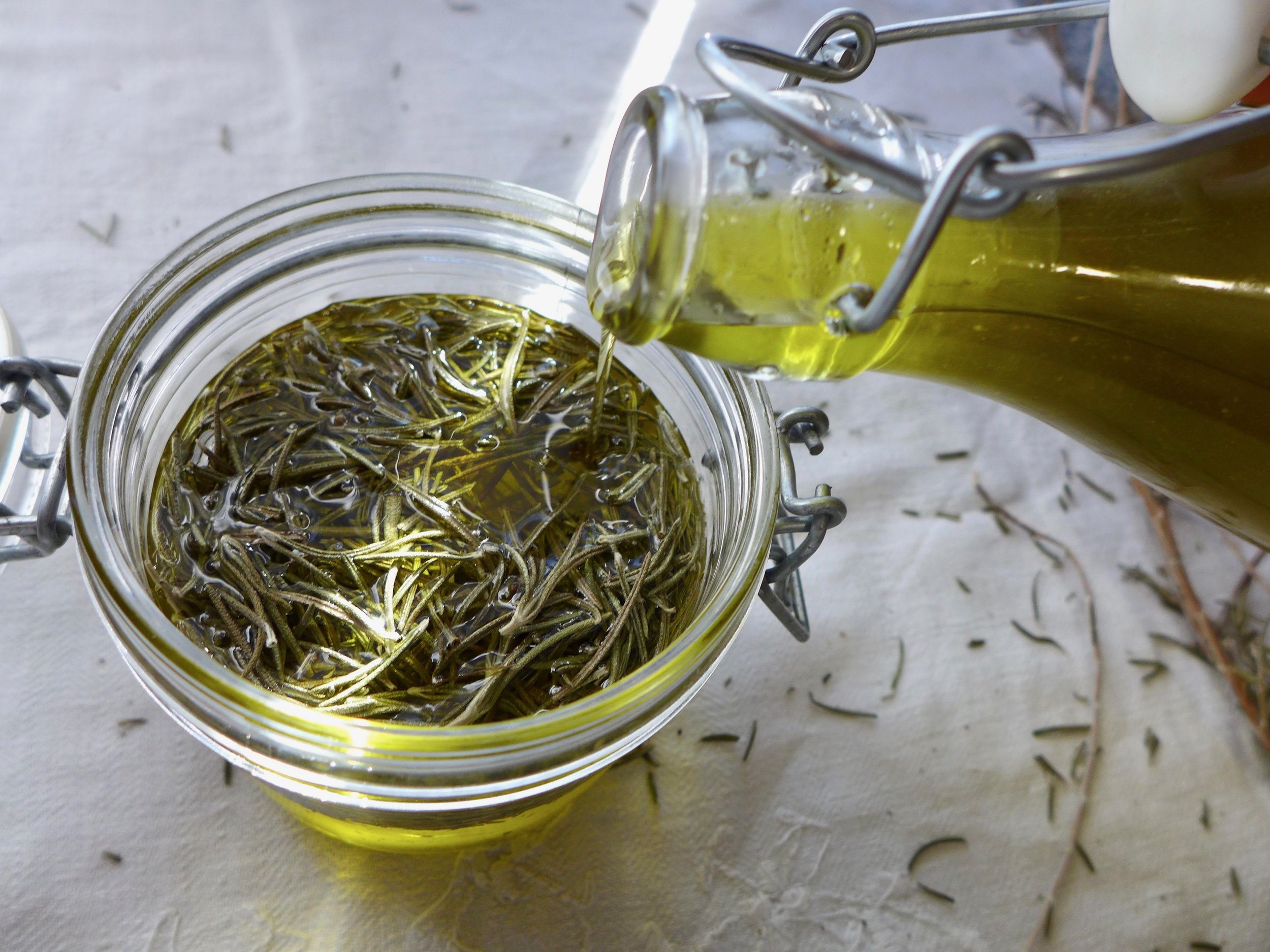 Unlocking Nature’s Secret: The Rosemary and Olive Oil Miracle for Hair Growth