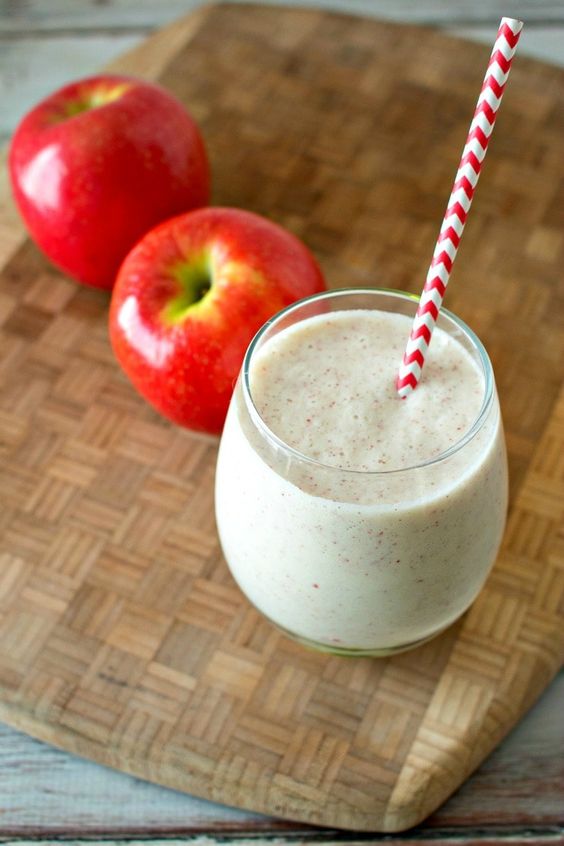 Recharge Your Energy with a Refreshing Apple Smoothie!