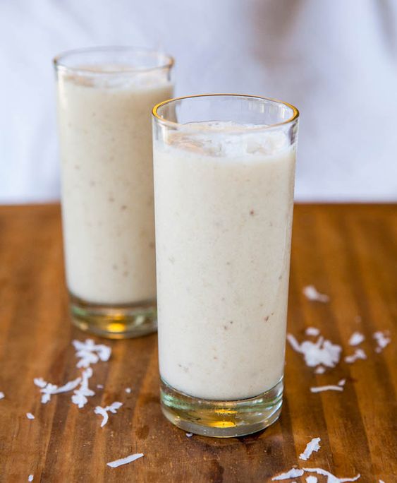 Cool Off and Stay Healthy with a Refreshing Ice Apple and Coconut Smoothie!