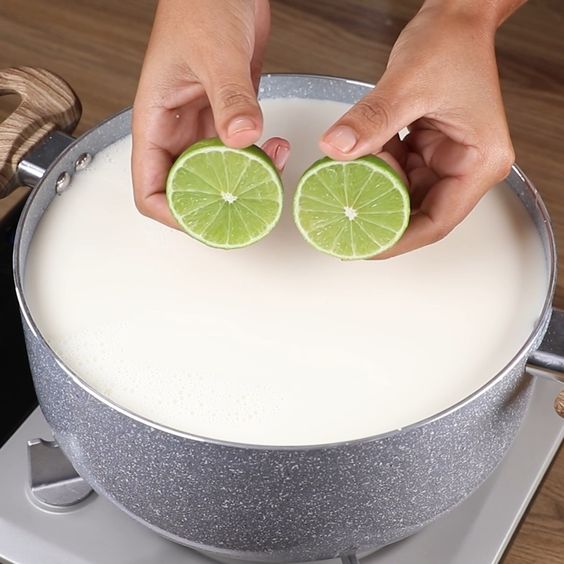 Discover the Magic of Lemon in Boiling Milk: A Simple 5-Minute Recipe!