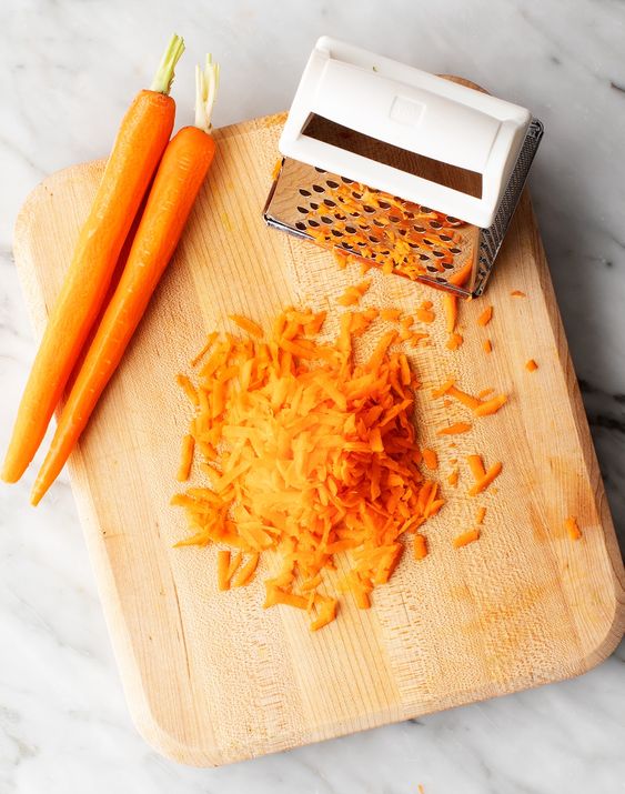 Brighten Your Day with a Delicious and Nutritious Carrot Salad!