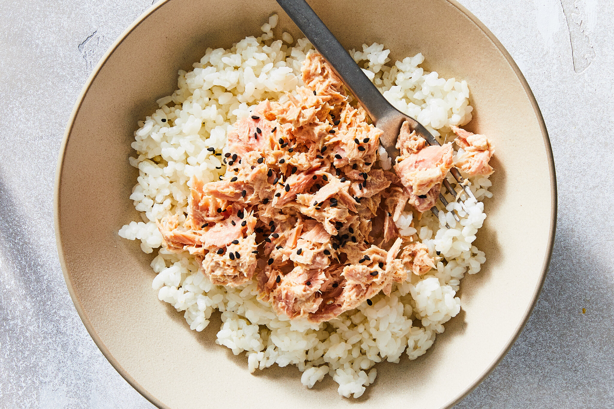 Quick and Delicious Rice Recipe with Canned Tuna: A Perfect Meal Solution